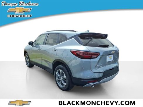 Used 2024 Chevrolet Blazer LT w/ Convenience Package FWD image 4