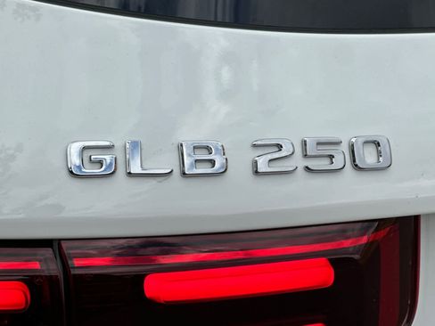 Certified 2025 Mercedes-Benz GLB 250 image 26