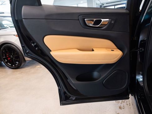 Used 2023 Volvo XC60 T8 Ultimate w/ Climate Package image 20