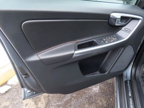 Used 2017 Volvo XC60 T6 Dynamic w/ Advanced Package image 6