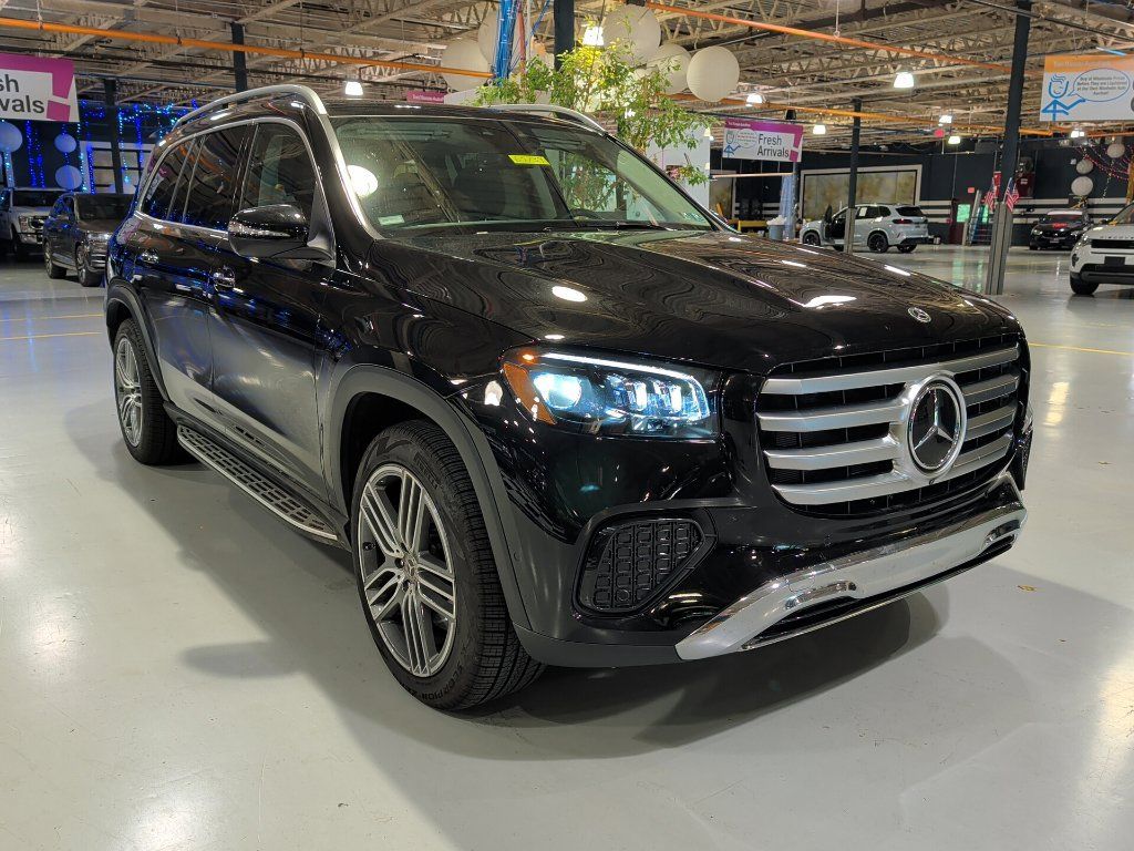 Used 2026 Mercedes-Benz GLS 450 4MATIC image 5