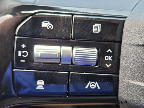 Certified 2026 Kia Sorento LX FWD image 28