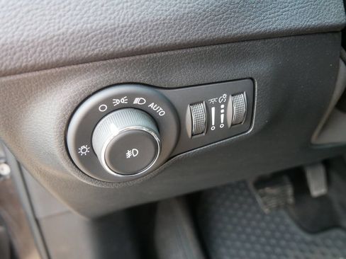 Used 2018 Jeep Compass Latitude w/ Popular Equipment Group AWD/4WD image 15
