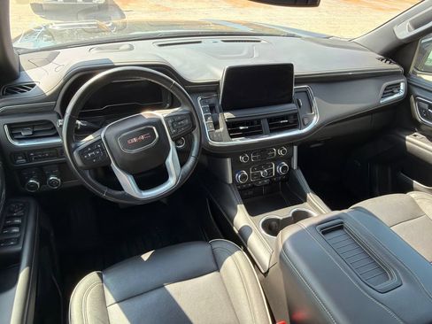 Used 2023 GMC Yukon SLT AWD/4WD image 16