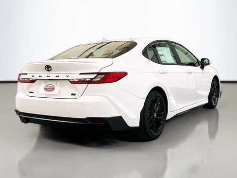 New 2026 Toyota Camry SE FWD image 4