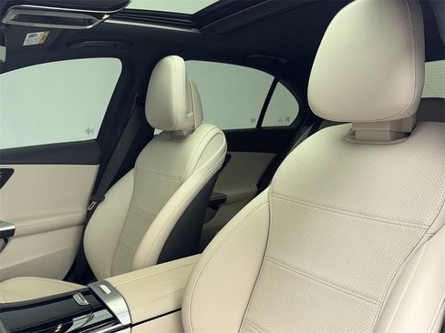 Used 2024 Mercedes-Benz C 300 4MATIC Sedan image 39