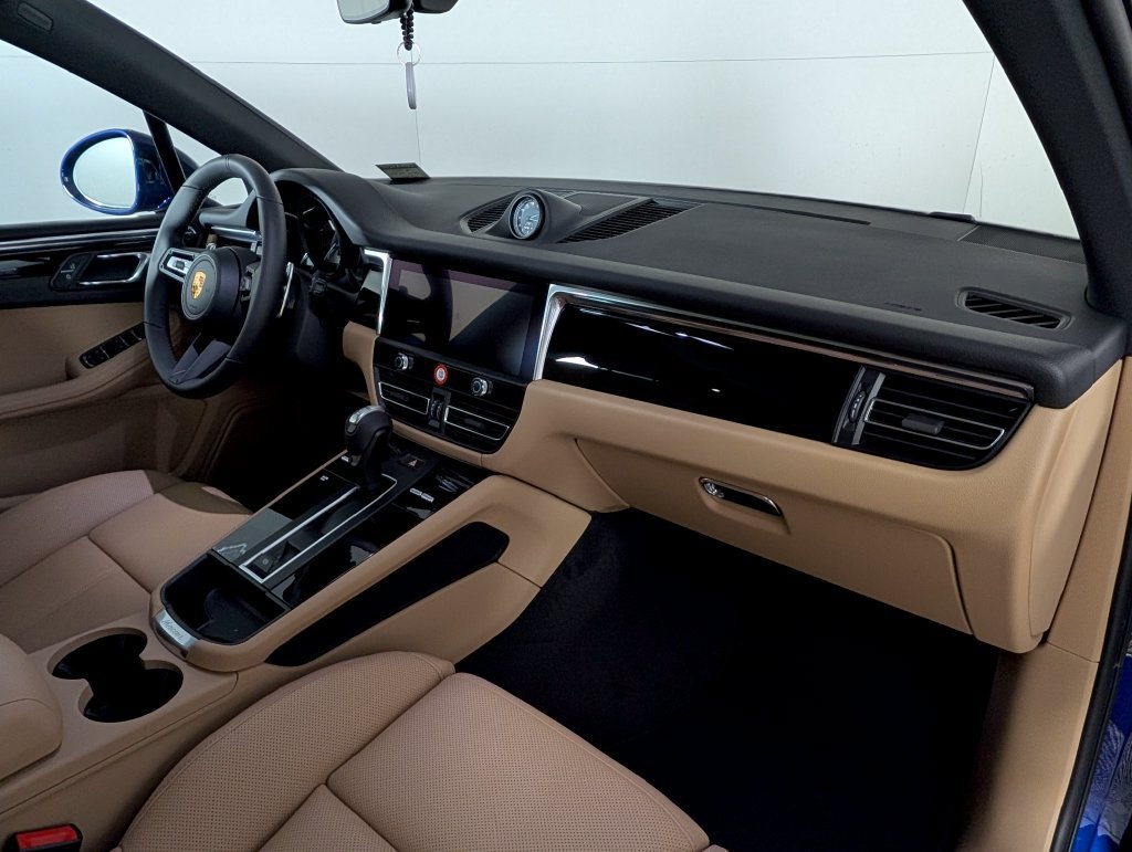 New 2026 Porsche Macan AWD/4WD image 19