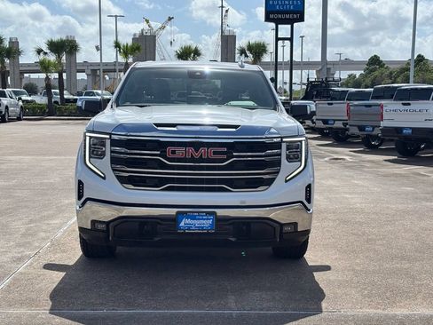Used 2024 GMC Sierra 1500 SLT AWD/4WD image 3