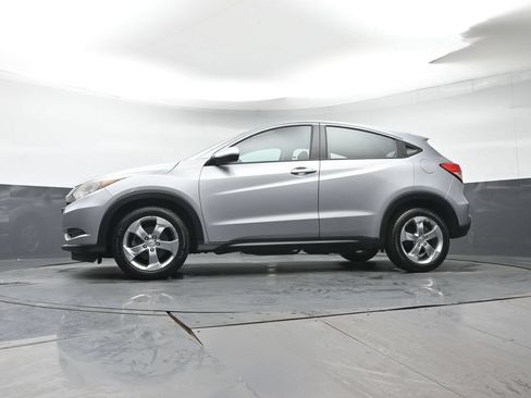 Used 2018 Honda HR-V LX image 28