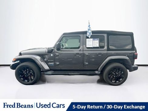 Used 2022 Jeep Wrangler Unlimited Sahara w/ Cold Weather Group AWD/4WD image 4