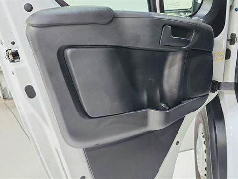 Used 2025 RAM ProMaster 2500 w/ Convenience Group FWD image 18
