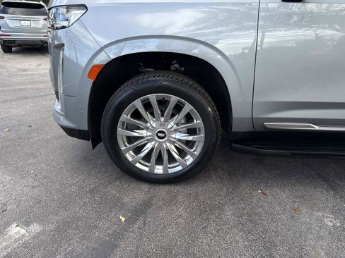 Certified 2024 Cadillac Escalade ESV Premium Luxury image 9