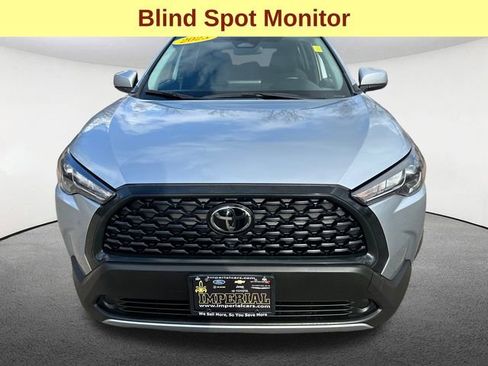 Used 2023 Toyota Corolla Cross LE image 4