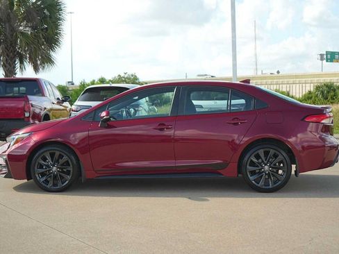 Used 2023 Toyota Corolla SE FWD image 3