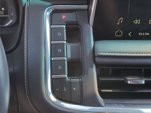 Used 2024 GMC Yukon XL SLT image 14