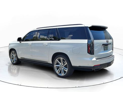 Used 2025 Cadillac Escalade ESV Sport Platinum AWD/4WD image 3