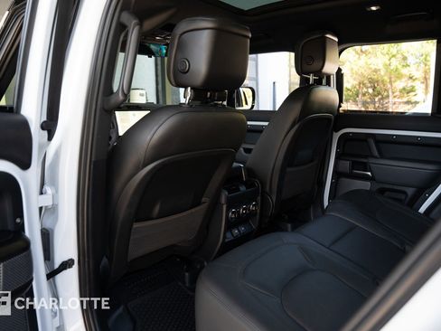 Used 2023 Land Rover Defender 110 V8 image 33