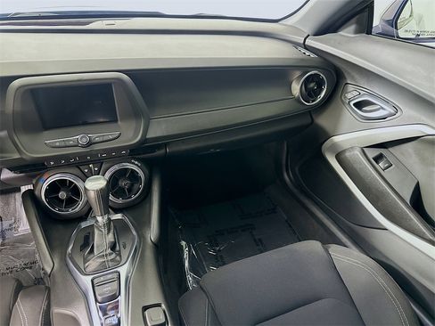 Used 2020 Chevrolet Camaro LT image 19