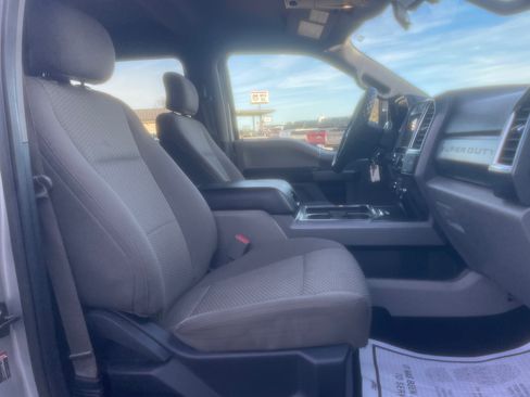 Used 2017 Ford F250 XLT w/ XLT Premium Package image 21