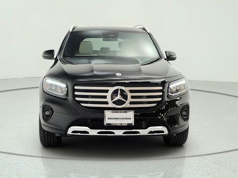 Used 2026 Mercedes-Benz GLB 250 image 2
