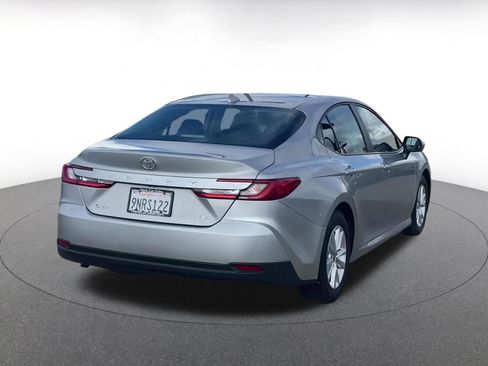 Used 2025 Toyota Camry LE image 14