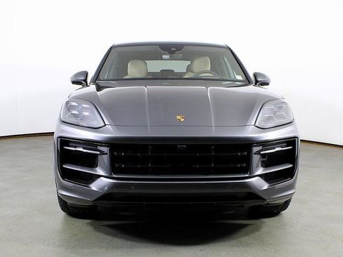 New 2026 Porsche Cayenne GTS image 10