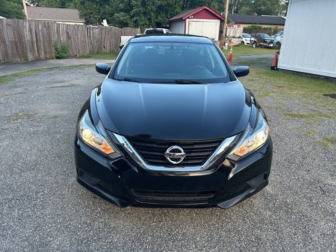 Used 2018 Nissan Altima 2.5 S FWD image 9