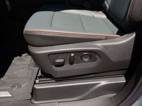 New 2026 GMC Yukon XL AT4 AWD/4WD image 23
