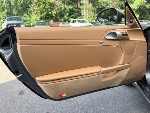 Used 2011 Porsche Boxster RWD image 10