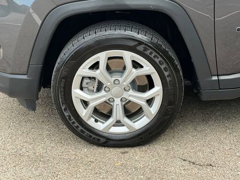 Used 2024 Jeep Compass Latitude AWD/4WD image 25