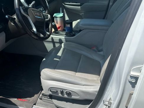 Used 2019 GMC Acadia SLT AWD/4WD image 2