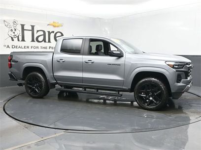 Used 2023 Chevrolet Colorado Z71 w/ Z71 Convenience Package 2