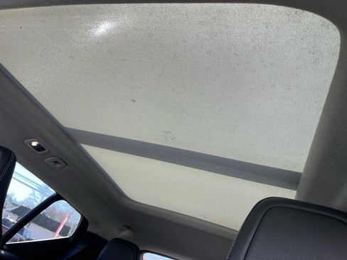 Used 2019 Volvo XC40 T5 Momentum image 14