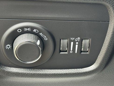 New 2025 Jeep Grand Cherokee L Altitude image 12