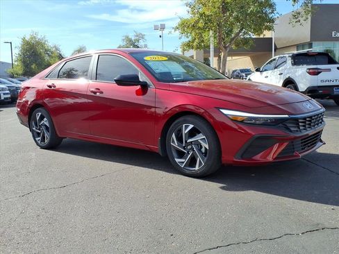 Certified 2025 Hyundai Elantra Sport image 7