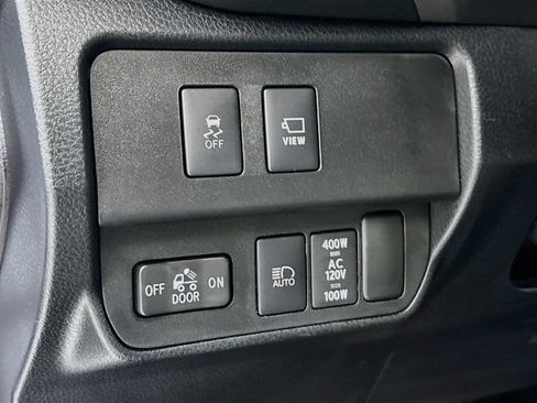 Used 2020 Toyota Tacoma Limited AWD/4WD image 10