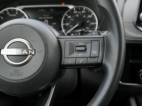 Used 2023 Nissan Rogue S FWD image 11