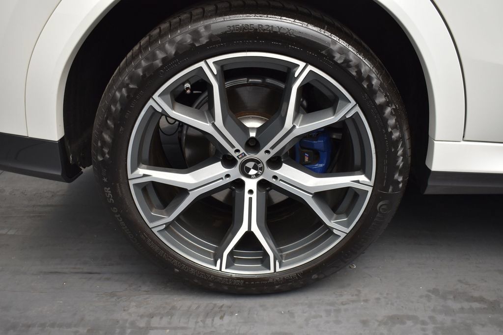 Used 2022 BMW X6 xDrive40i w/ Executive Package AWD/4WD image 16