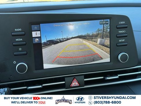 Certified 2025 Hyundai Elantra SE image 3