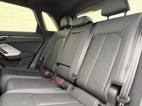 Used 2022 Audi Q3 2.0T Premium image 34