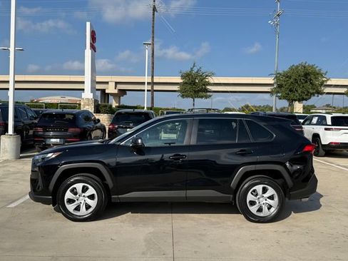 Used 2025 Toyota RAV4 LE AWD/4WD image 8