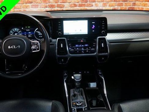 Used 2023 Kia Sorento SX image 11