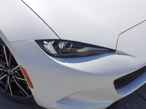 New 2026 MAZDA MX-5 Miata RF Grand Touring w/ Weather Package RWD image 2