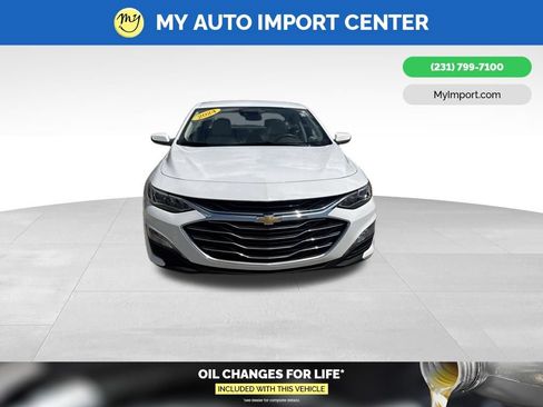 Used 2024 Chevrolet Malibu LT FWD image 2