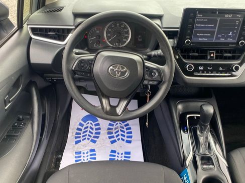 Used 2022 Toyota Corolla LE image 10