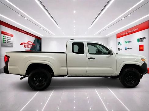 Used 2021 Toyota Tacoma SR RWD image 9