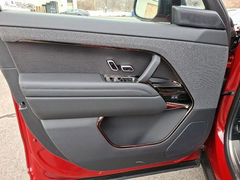 Used 2025 Land Rover Range Rover Sport Dynamic SE image 13