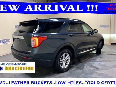 Certified 2022 Ford Explorer XLT w/ Equipment Group 202A image 4