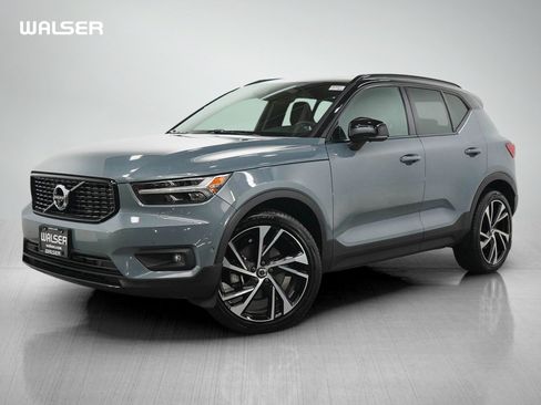 Used 2020 Volvo XC40 T5 R-Design AWD/4WD image 1