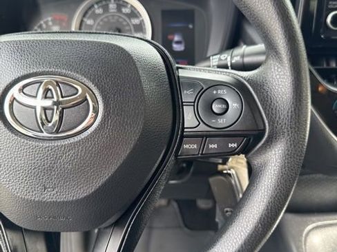 Used 2022 Toyota Corolla LE image 21